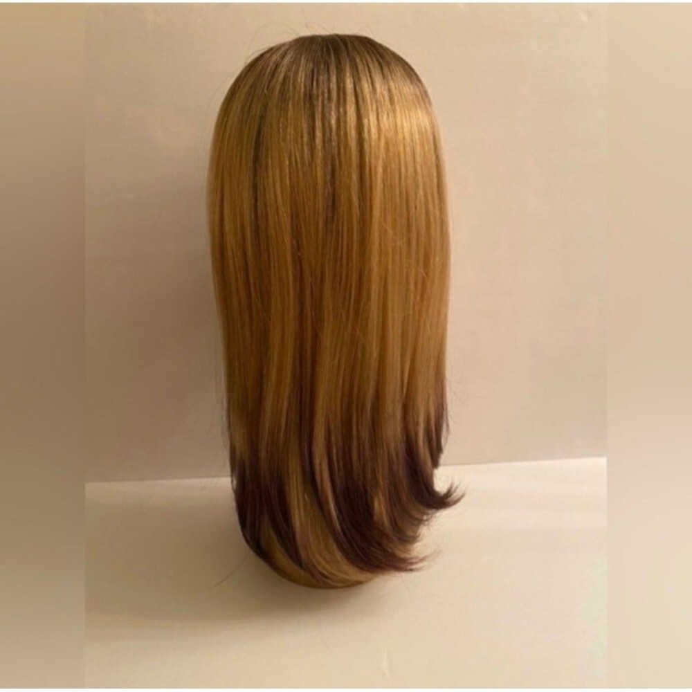 10. Ombré synthetic wig - Picture 4 of 6